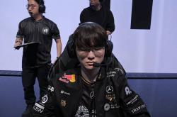 Faker绝杀翻盘，IG输掉必(bì)胜之局！TheShy开局單(dān)杀，T1大龙团逆转