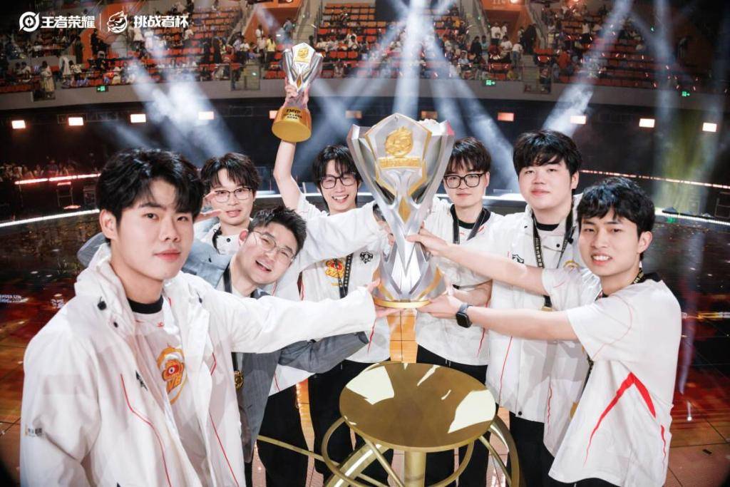 北京WB问鼎挑战者杯，三亚电竞文化打造新地标