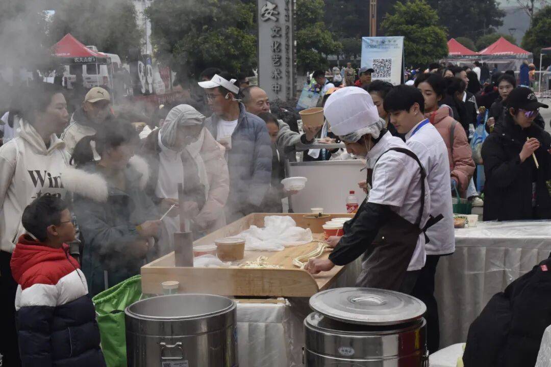 跑半马 游雨城｜“跑遍四川”总决赛12月28日开跑！我们在西蜀天漏地 女娲补天处等你！
